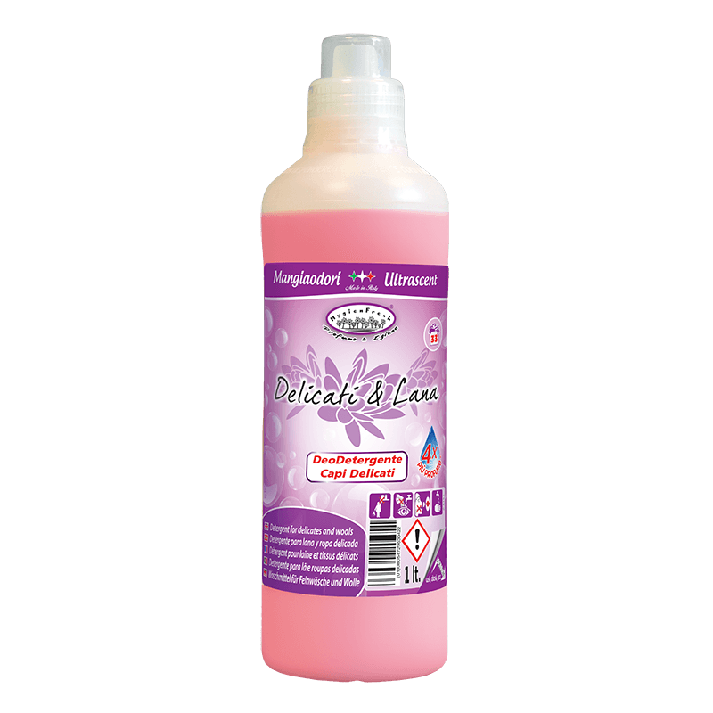 Опаковка и преден изглед на  Wool & Delicates Detergent - 1 L | Перилен препарат за вълна и деликатни тъкани