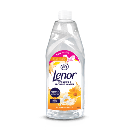 Бутилка Lenor Summer Breeze Ironing Water – 1 л, с флорален летен дизайн.