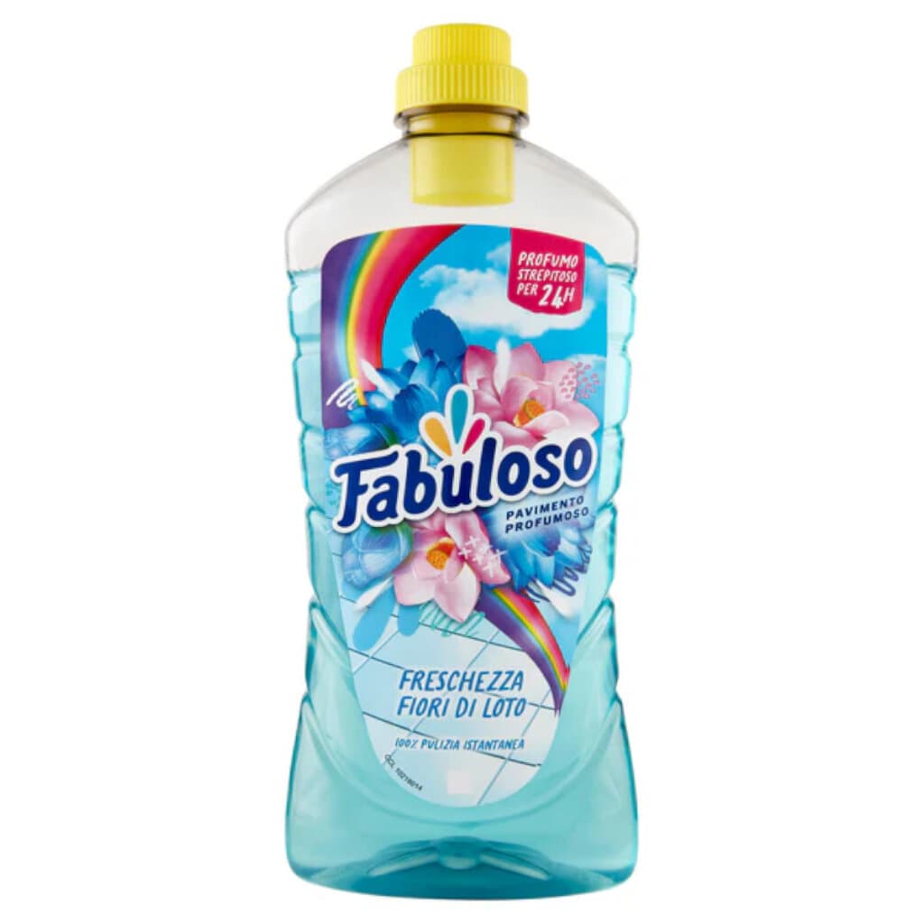 Опаковка на Fabuloso Detersivo Pavimenti Profumato Fiori di Loto (950 мл), с изображение на лотосови цветя.