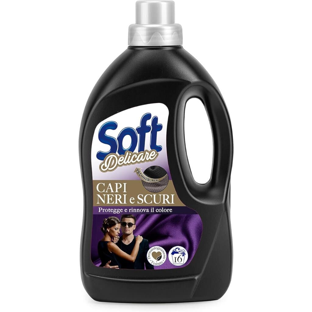 Soft Detersivo Liquido Black Ravviva Colore – Перилен препарат за черни и тъмни дрехи – Предна част на опаковката.
